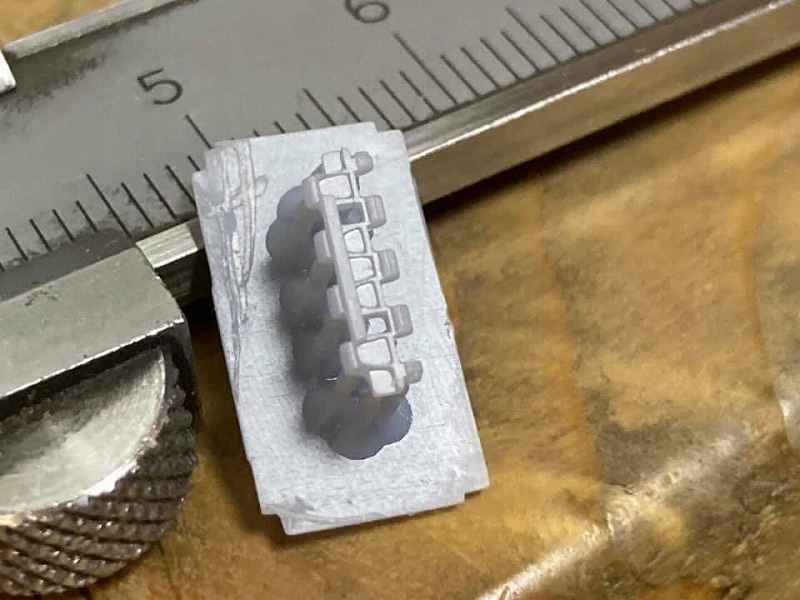 1/72ヤークトパンターの履帯を光造形方式の3Dプリンタで出力