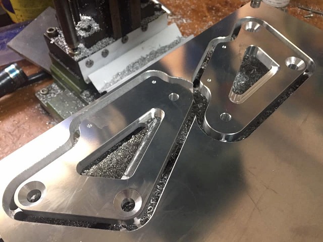 表側のフライス加工が完了