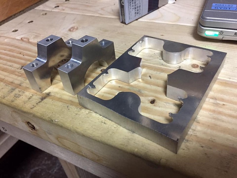 軽くC面を取り、ねじ穴をあける