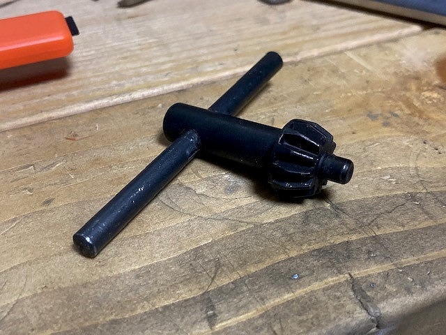 チャックハンドル