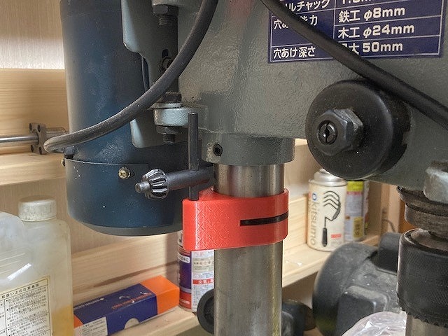 取り付けたチャックハンドルホルダ