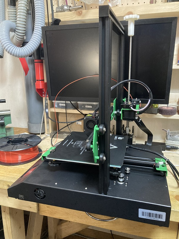 門型の標準3Dプリンタ、ET4を横から