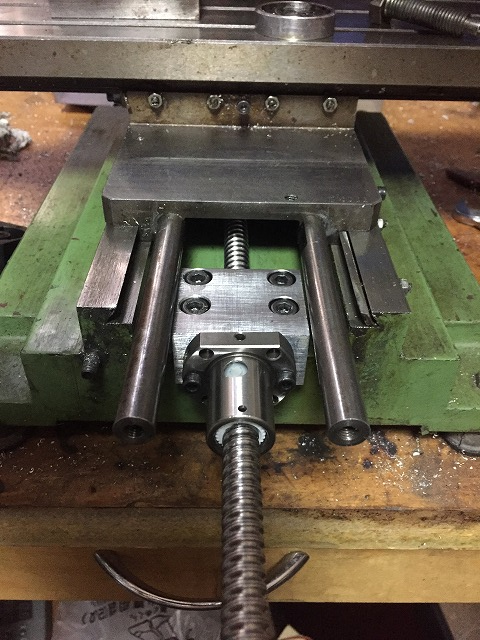 Y軸に中華ボールねじ装着完了