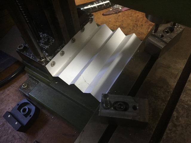 切り粉ガードをコピー用紙で作りました