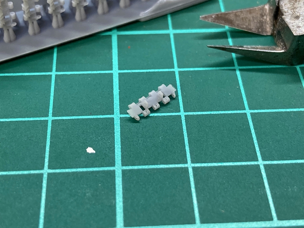 1/72 パンター系後期履帯（切り出し完了）