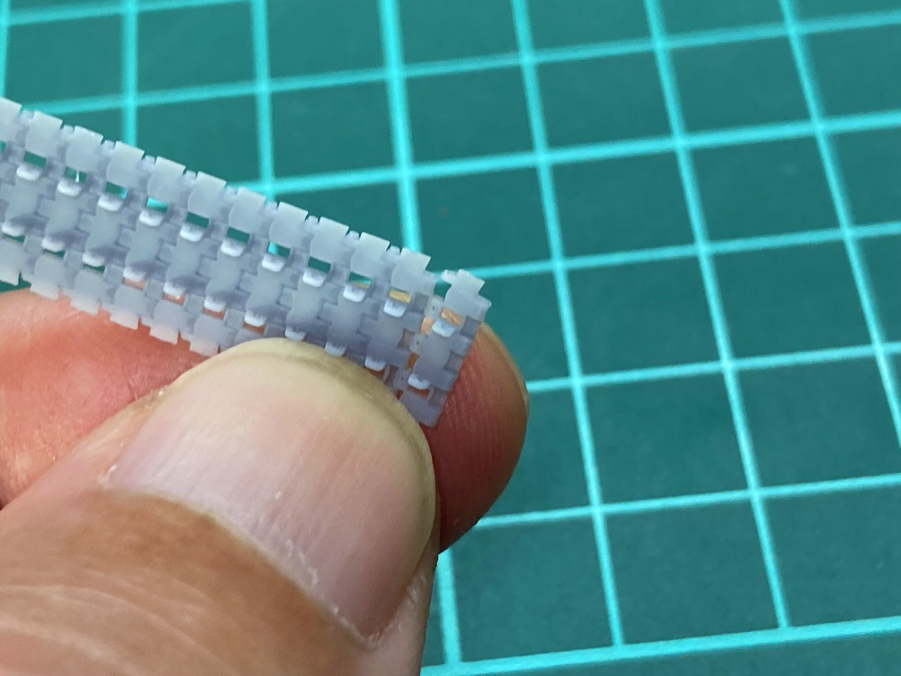 1/72 パンター系後期履帯 履帯を合わせる