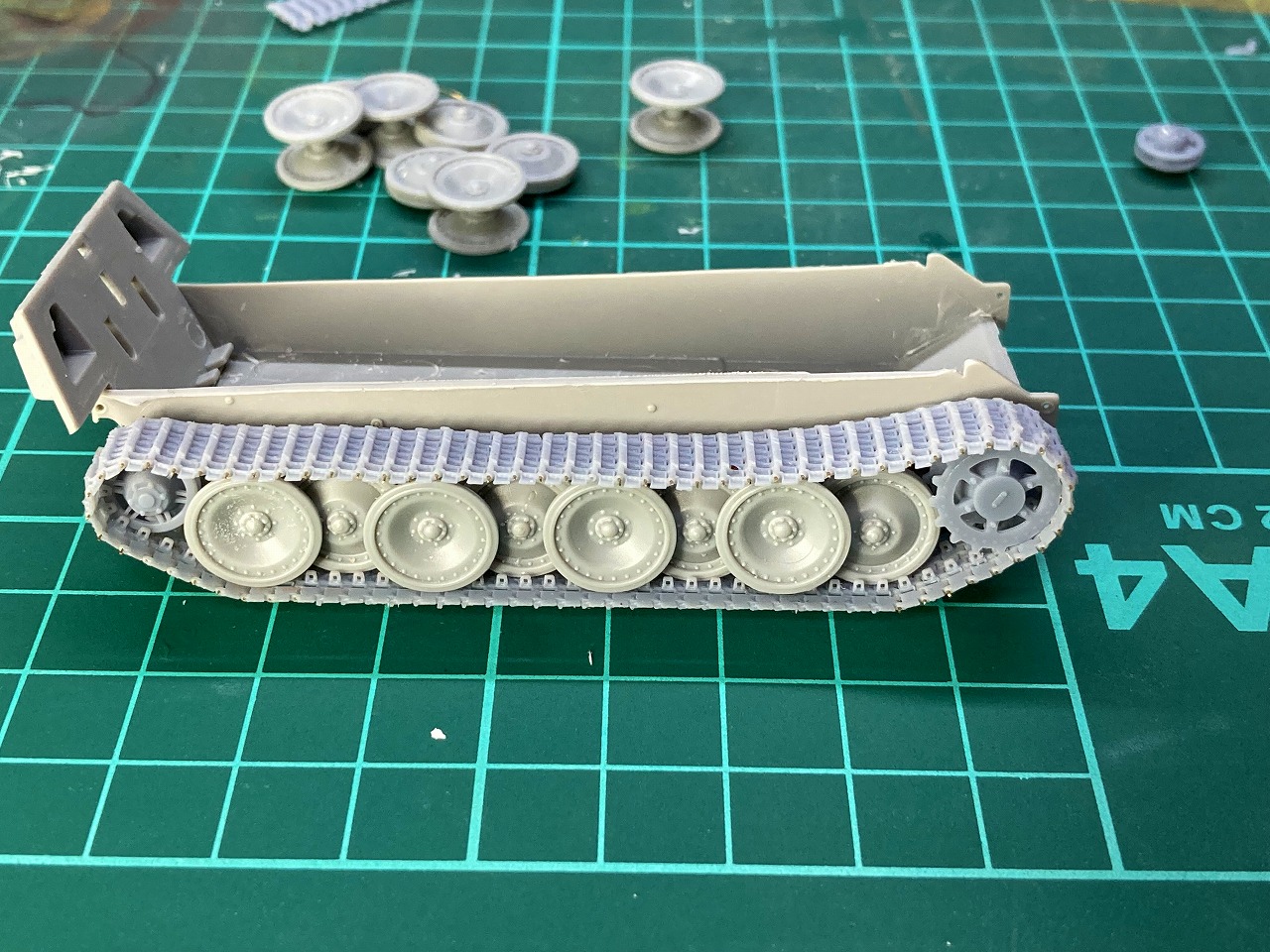 1/72 パンター系後期履帯 履帯83枚で張った状態