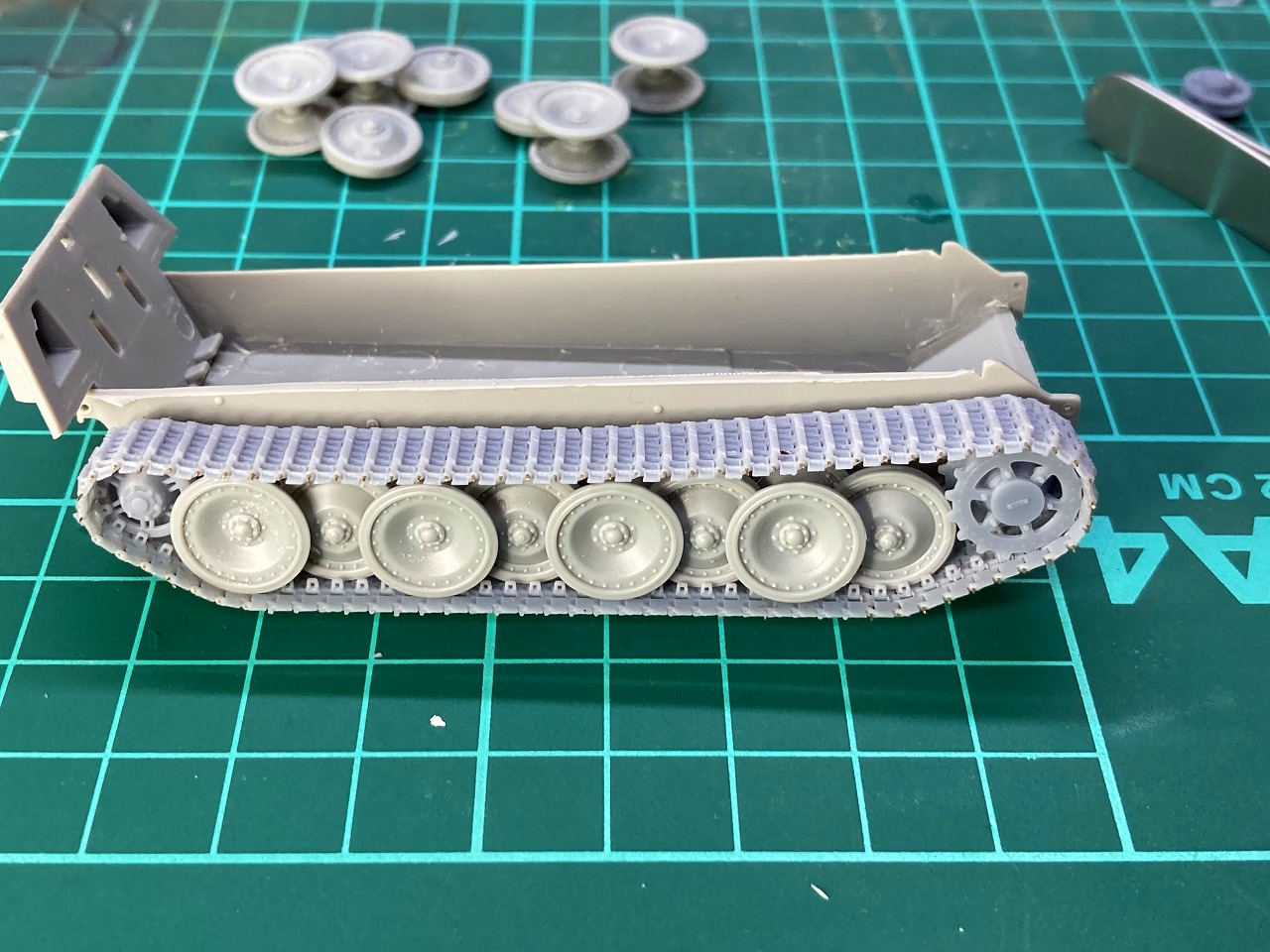 1/72 パンター系後期履帯 履帯82枚で緩めた状態