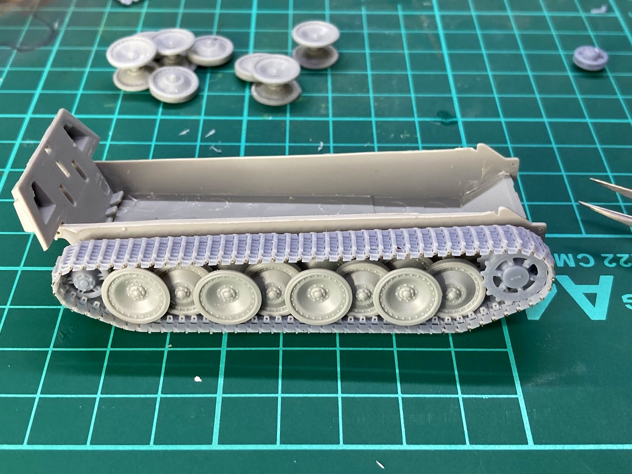 1/72 パンター系後期履帯 履帯82枚で張った状態