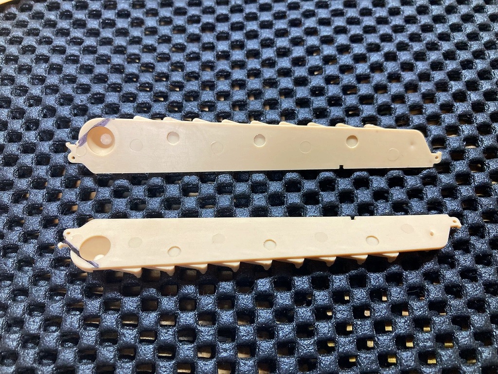 レベル社製キングタイガー車体パーツ　マーキング