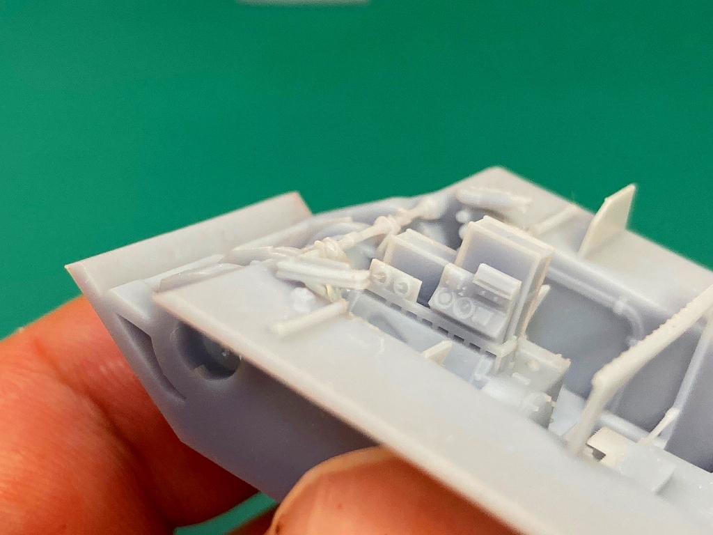 車体パーツの要切除サポートを切除したあと